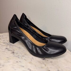 Clarks Collection Pumps Size 8 M black Leather Heels shoes round closed toe